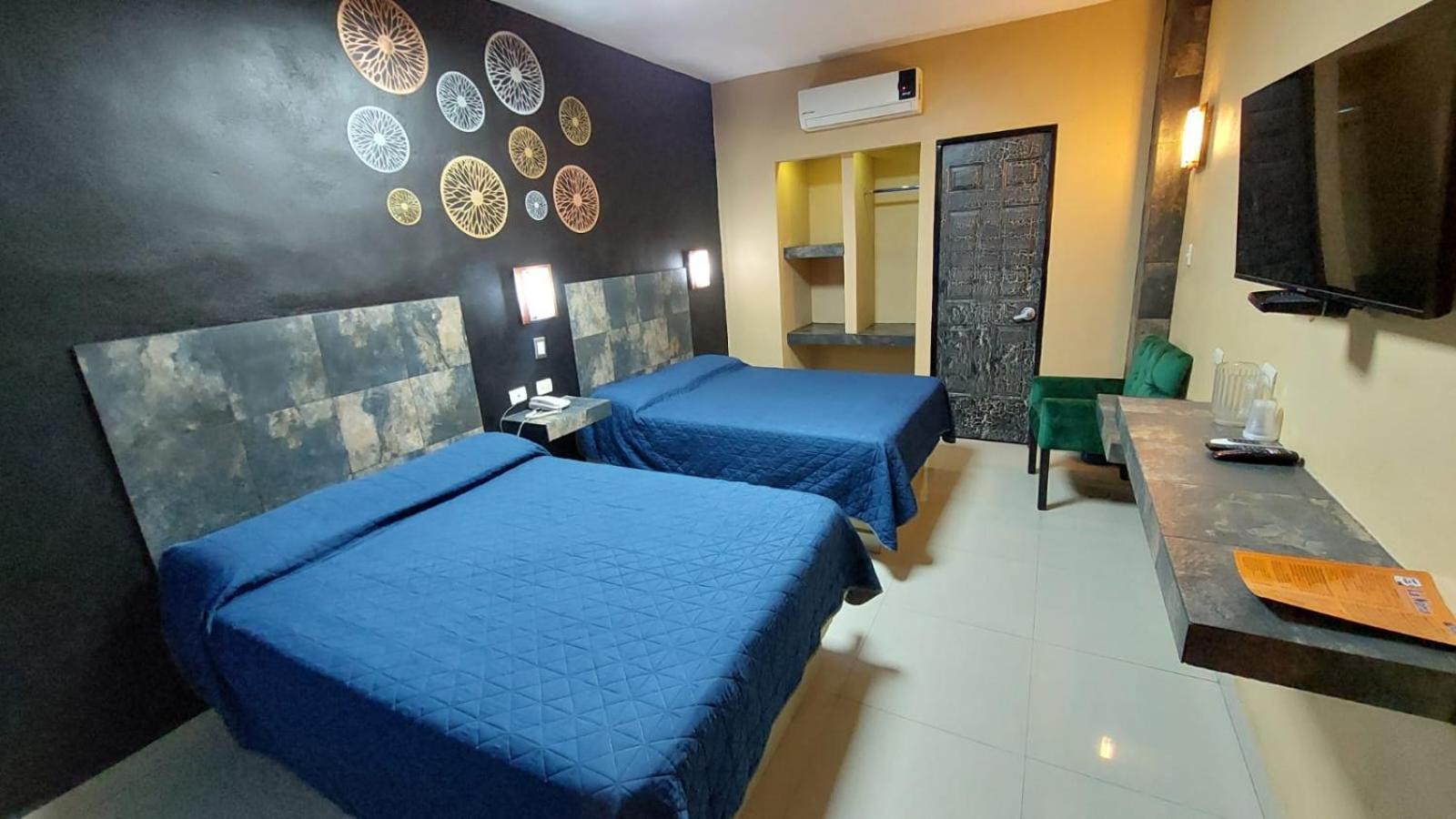 מונטריי Hotel La Silla מראה חיצוני תמונה