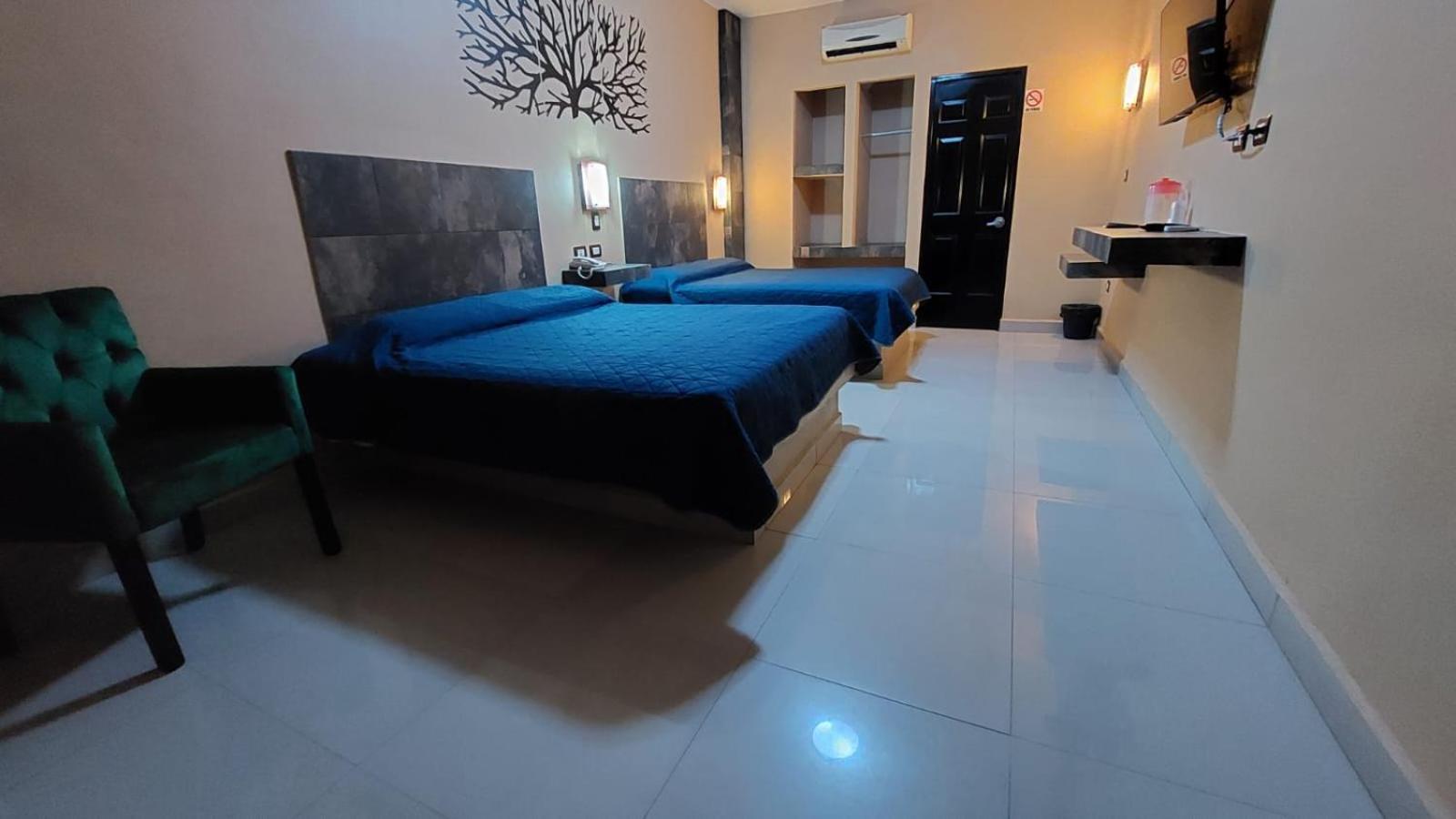 מונטריי Hotel La Silla מראה חיצוני תמונה