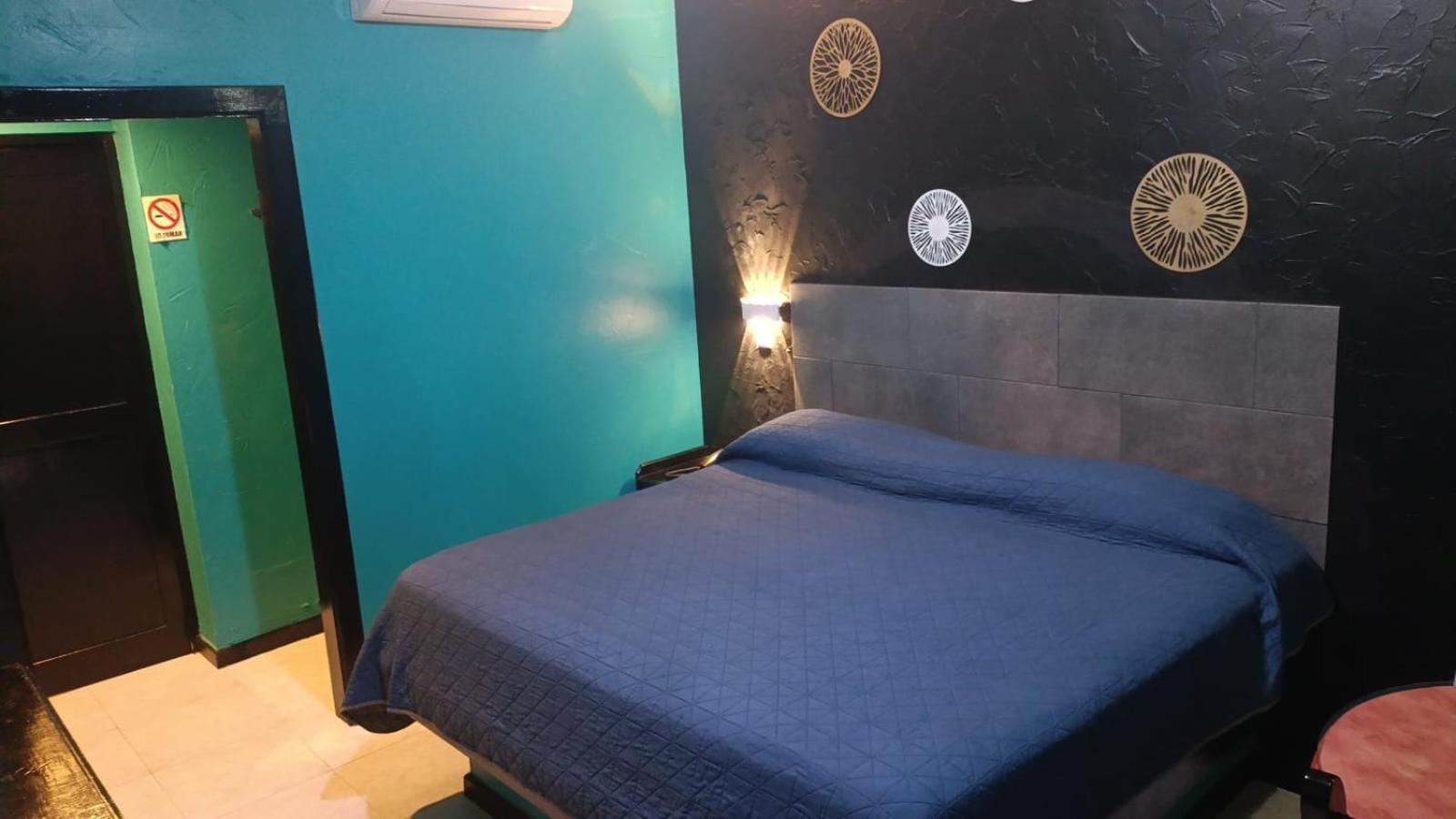 מונטריי Hotel La Silla מראה חיצוני תמונה