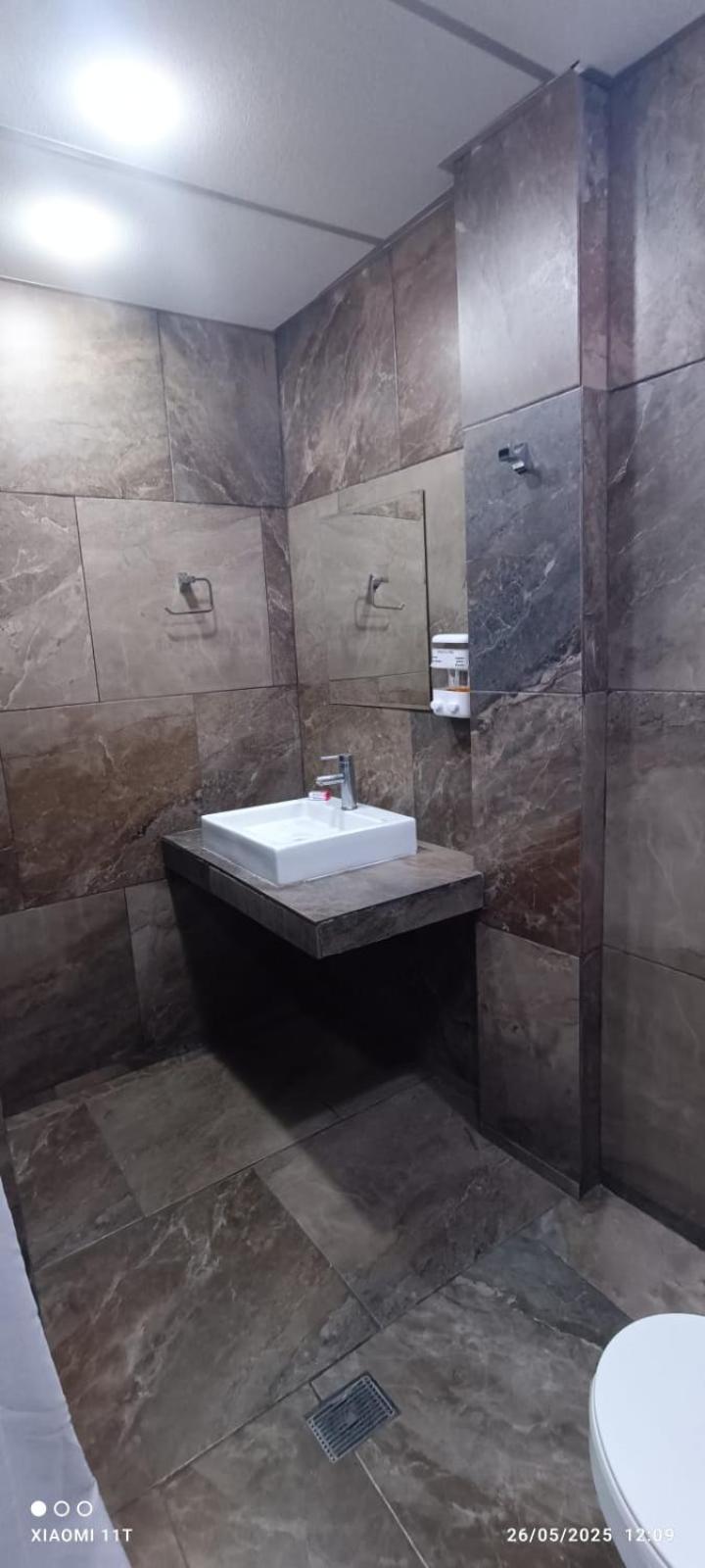 מונטריי Hotel La Silla מראה חיצוני תמונה