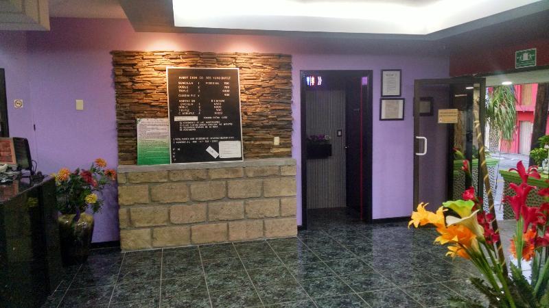 מונטריי Hotel La Silla מראה חיצוני תמונה