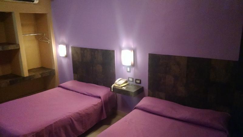 מונטריי Hotel La Silla מראה חיצוני תמונה